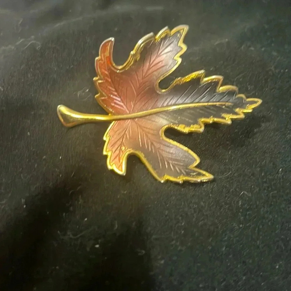 Vintage Leaf Brooches vintage - Picture 4 of 4